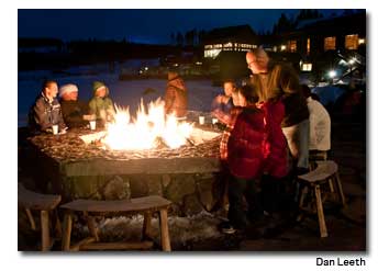 Snowshoers-Skiers-Dinner-Stops