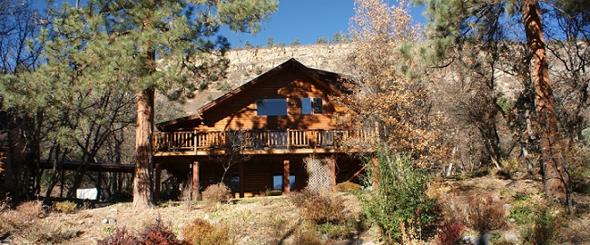 Logwood Bed and Breakfast: The Log Cabin Experience