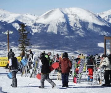 Why Choose to Ski in Colorado? 4 Why Choose to Ski in Colorado? 4